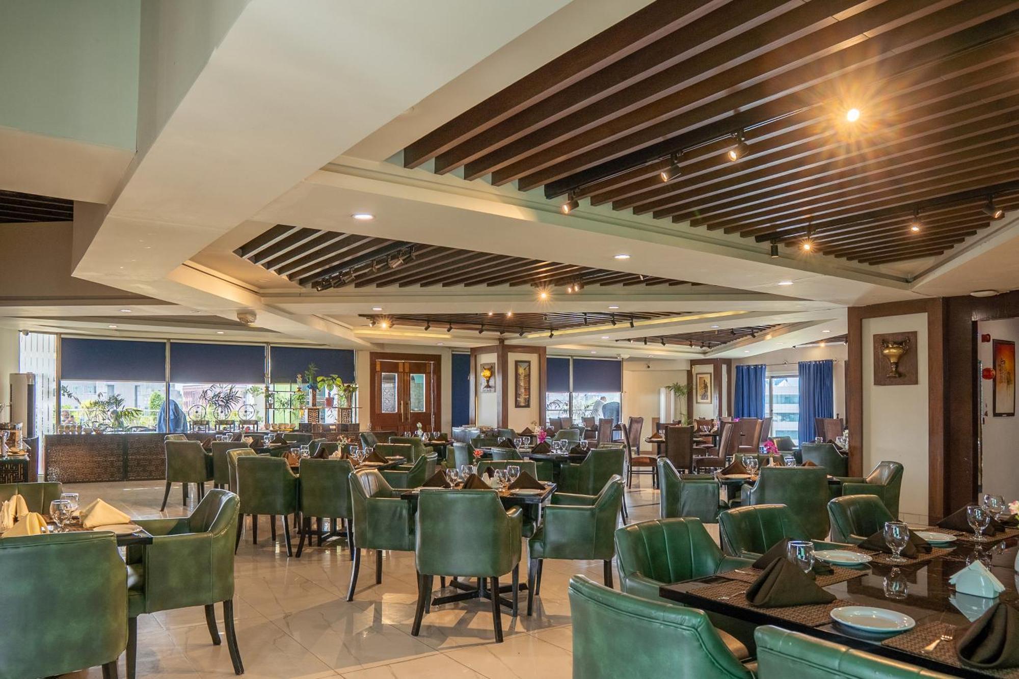 Legend Hotel イスラマバード エクステリア 写真
